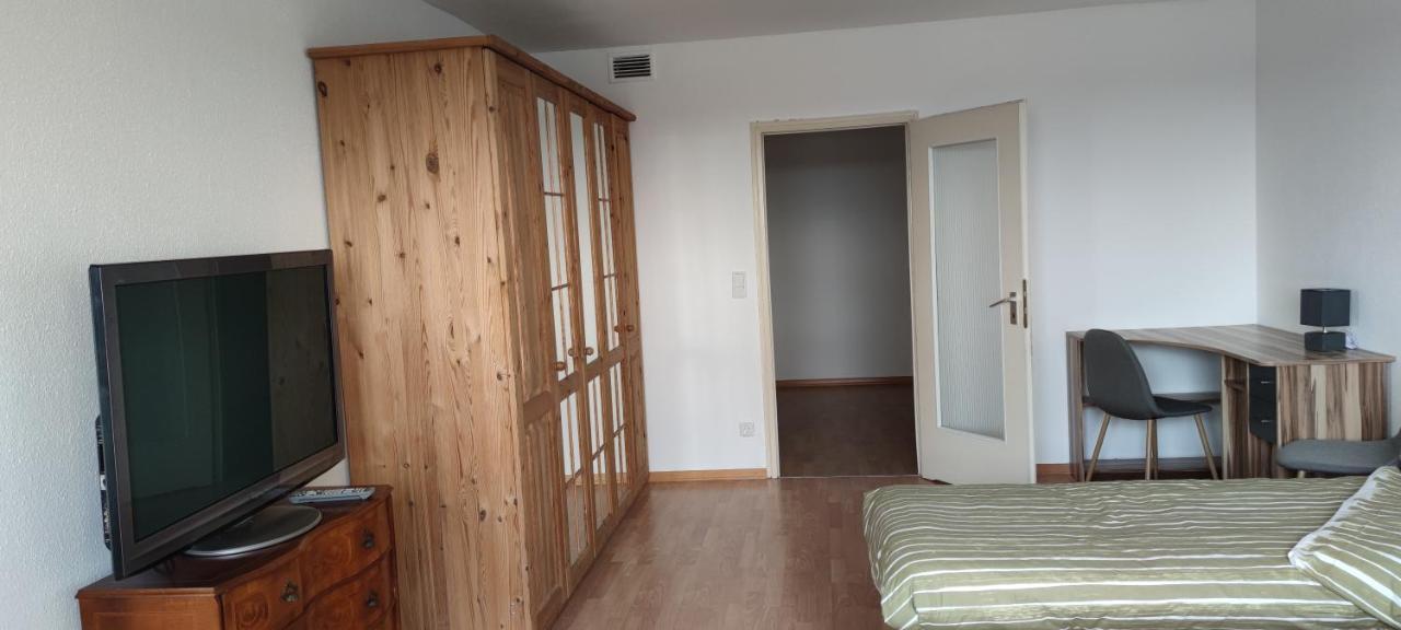 Ferienwohnung Skyline-Aussicht und fantastische Sonnenuntergänge Langen  Exterior foto