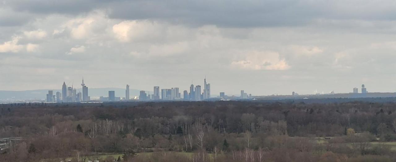 Ferienwohnung Skyline-Aussicht und fantastische Sonnenuntergänge Langen  Exterior foto